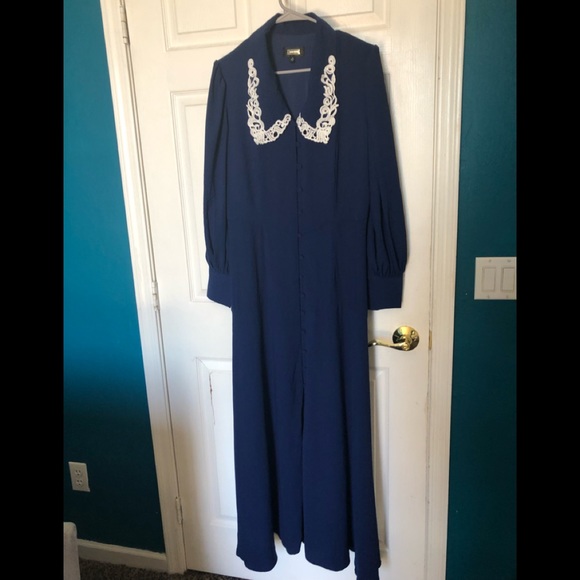 Lace Trim Collar Long Blouson Sleeve Maxi Dress
ALEXIA ADMOR Size: 12 - Picture 3 of 8
